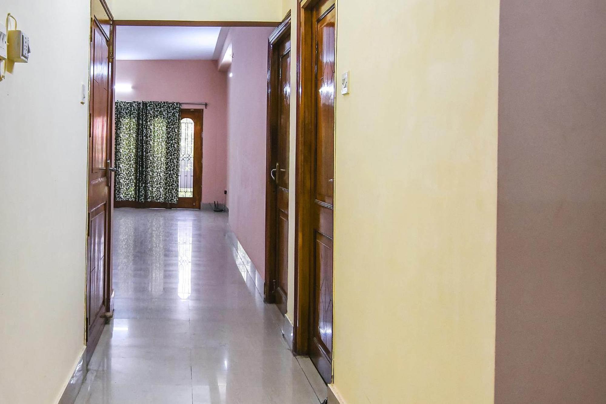 Fabhotel Vicky